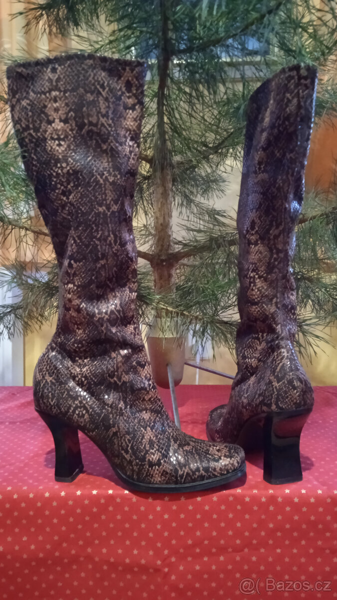 Natahovací hadinkové kozačky