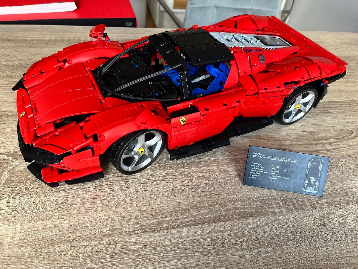 Lego Ferrari Daytona SP 3 Sleva