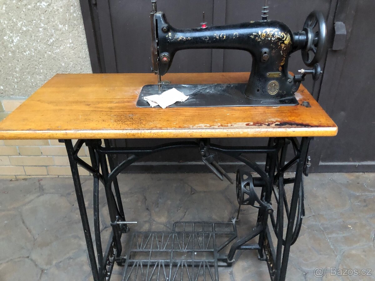 Šicí stroj Singer