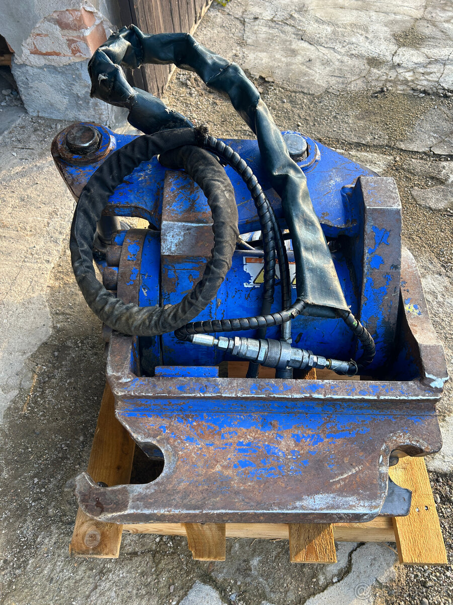 Hydraulická naklápěcí hlava Powertilt PT9