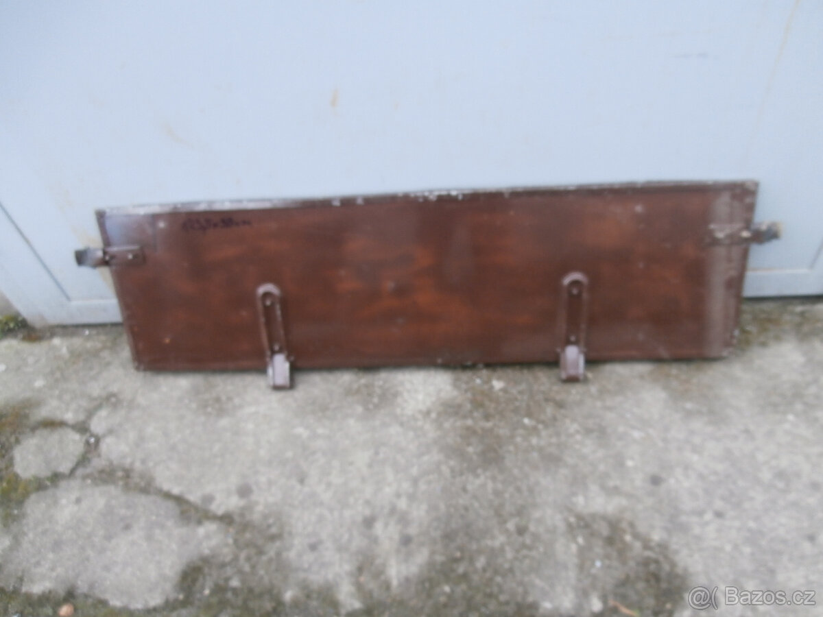 Přívěsný vozík - pouze zadní čelo použité za 400 kč