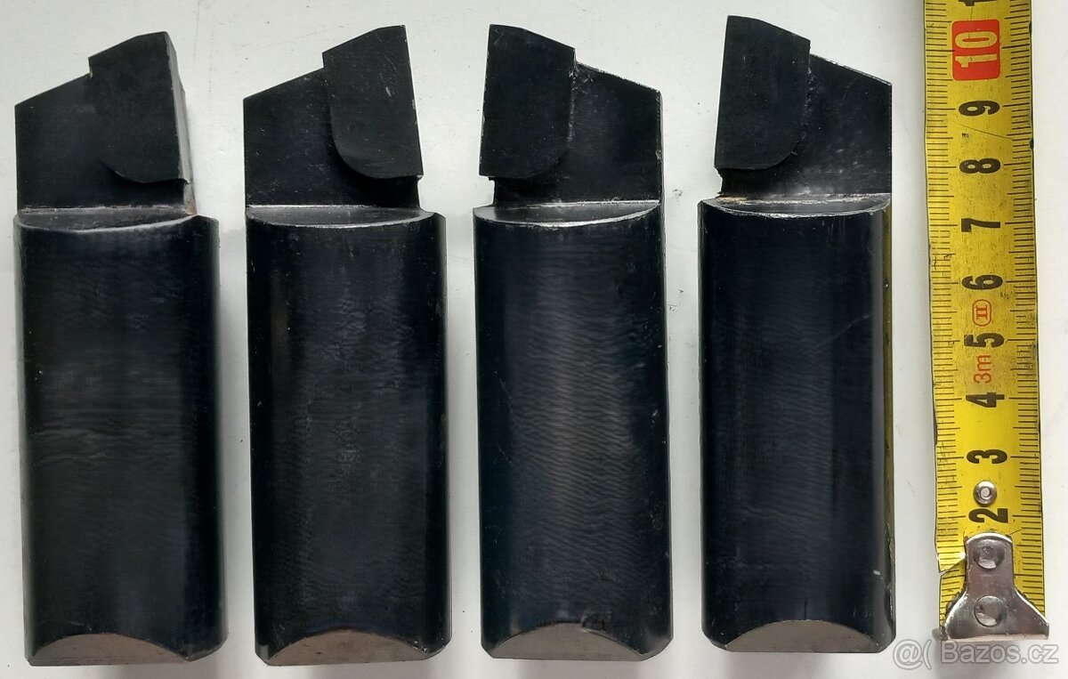 Na prodej nože na soustruh s válcovou stopkou Ø32