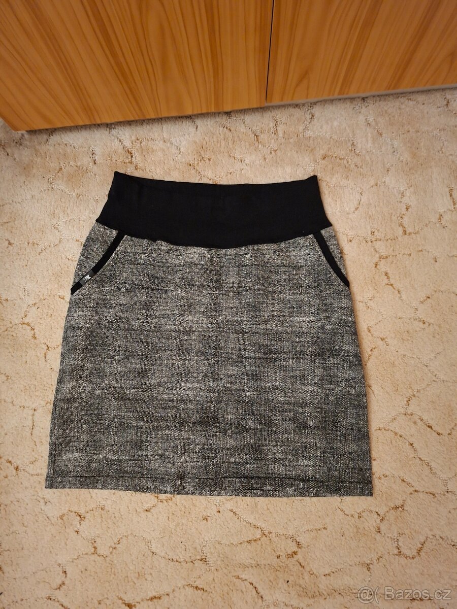 krasna sukne s kapsami vel 42