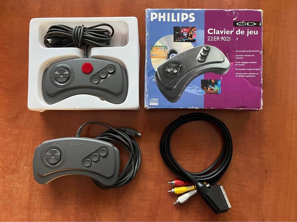 2x Philips CDi Gamepad 22ER9021