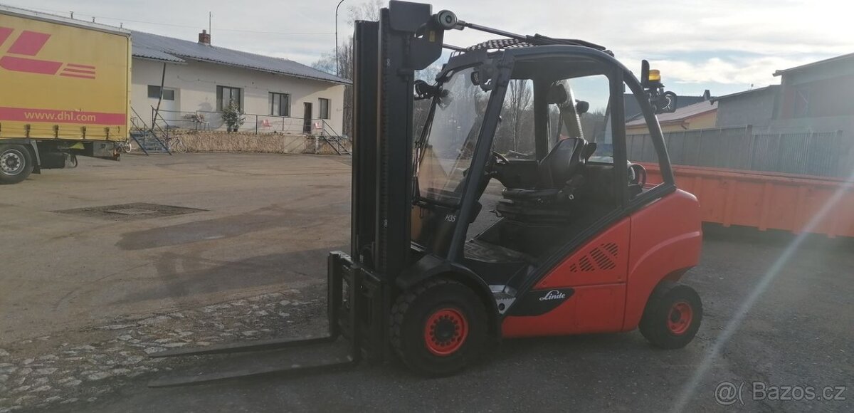 LINDE H35T-02 boční posuv SLEVA