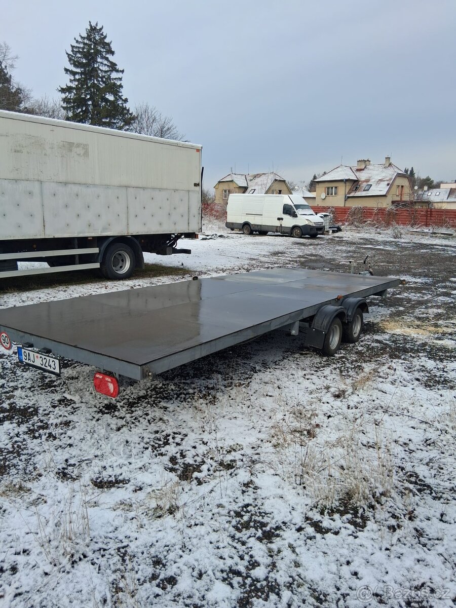 Přívěsný vozík, plato