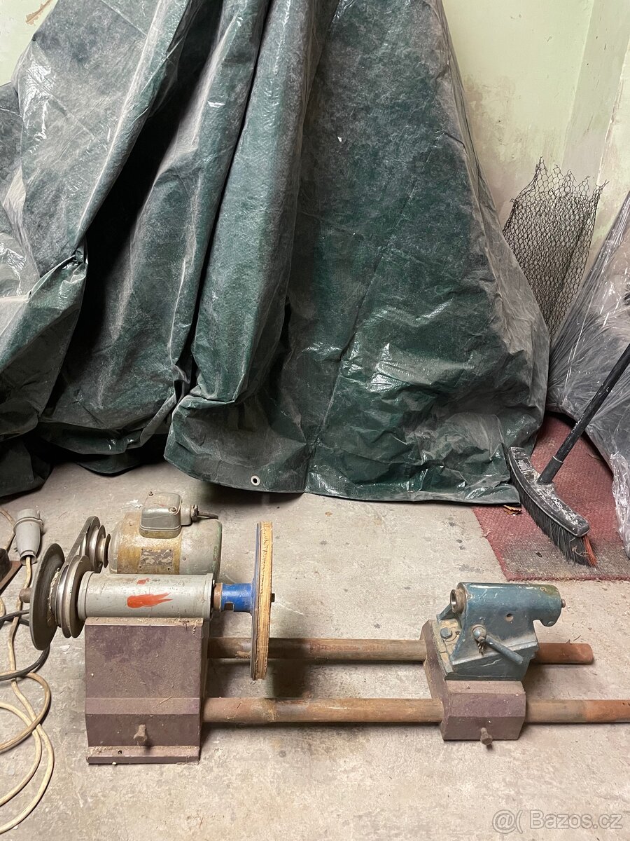 soustruh na dřevo