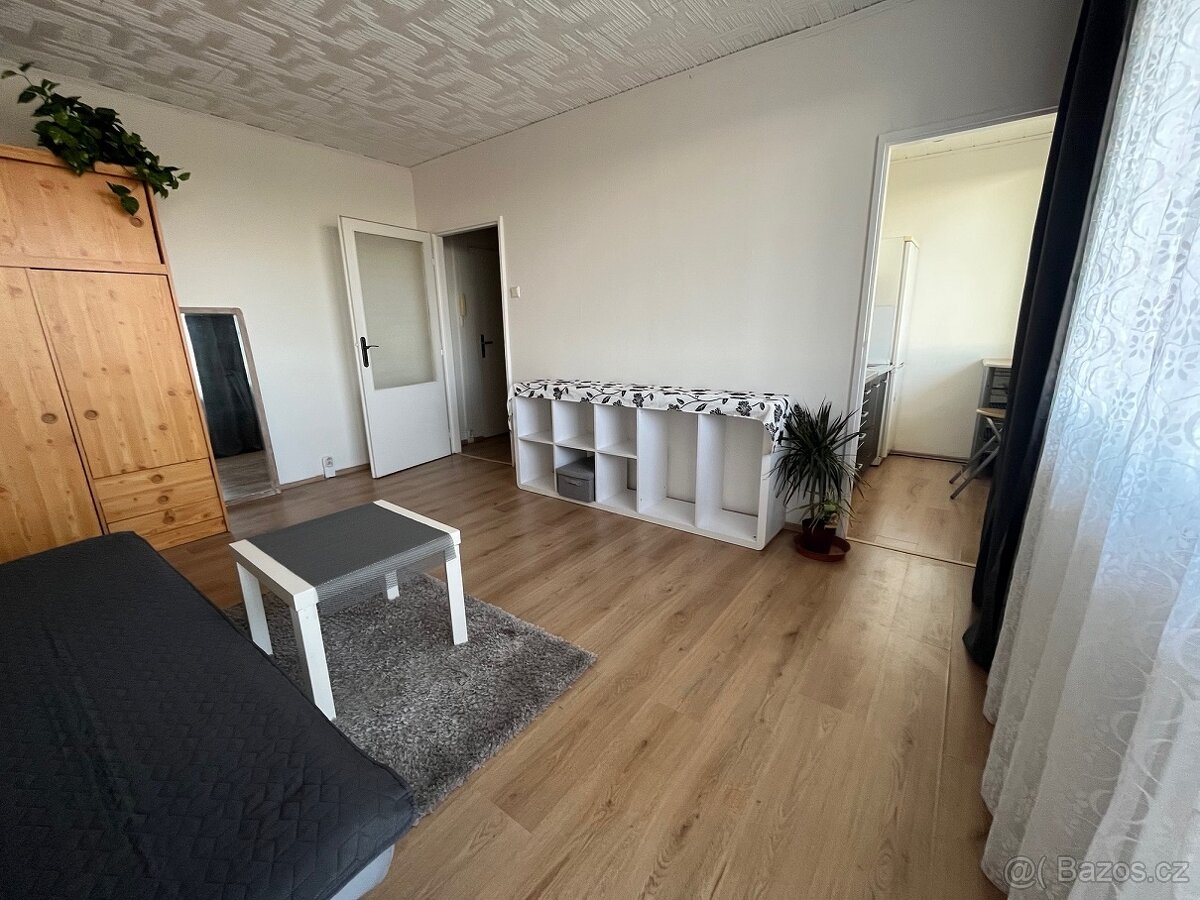 byt 1+1, Praha 9 - Prosek, balkon, blízko metra a mhd