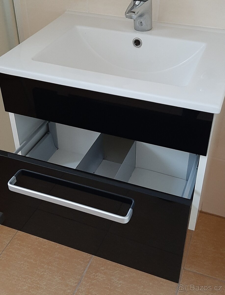 Umyvadlo se skříňkou