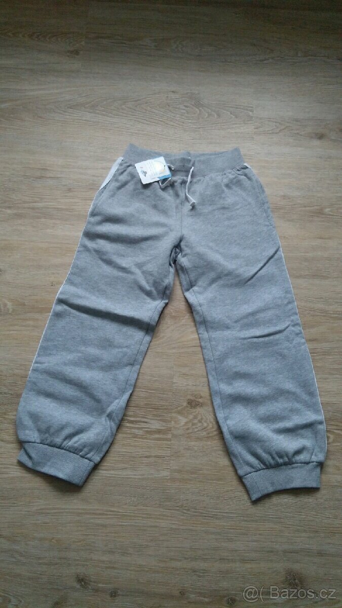 NOVÉ 2x Šedé tepláky Topolino vel. 128