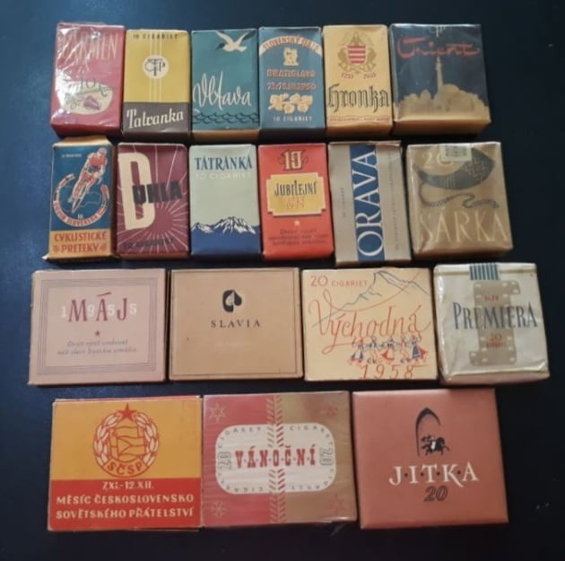 Staré cigarety, tabak, doutniky