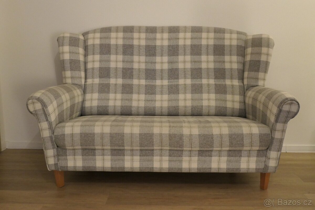 Dvoumístná pohovka