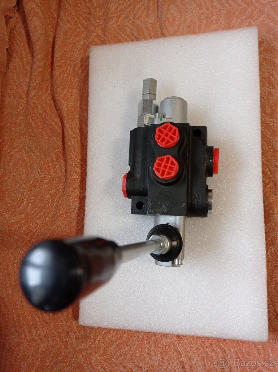 Hydraulický rozvaděč