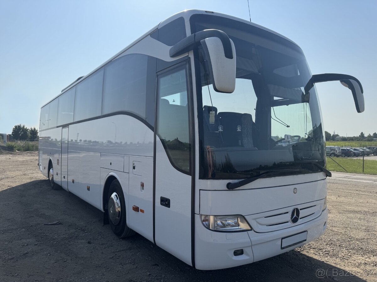 MERCEDES-BENZ TOURISMO RHD