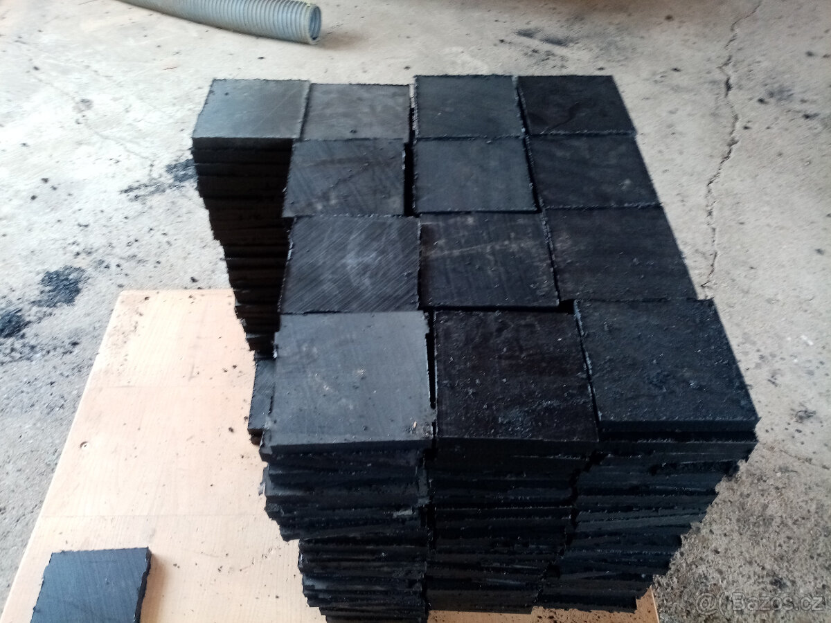 Technický plast PE-UHMW (Murtfeldt S 1000) – 135x135x18 mm