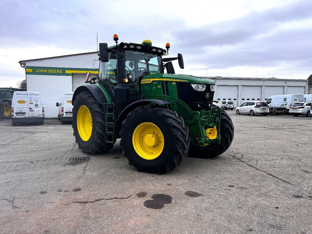 traktor John Deere 6R 250