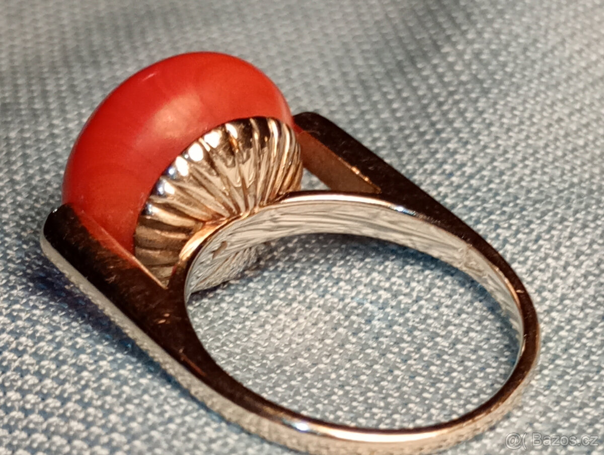 Zlatý prsten KORÁL ,období ART DECO 1930