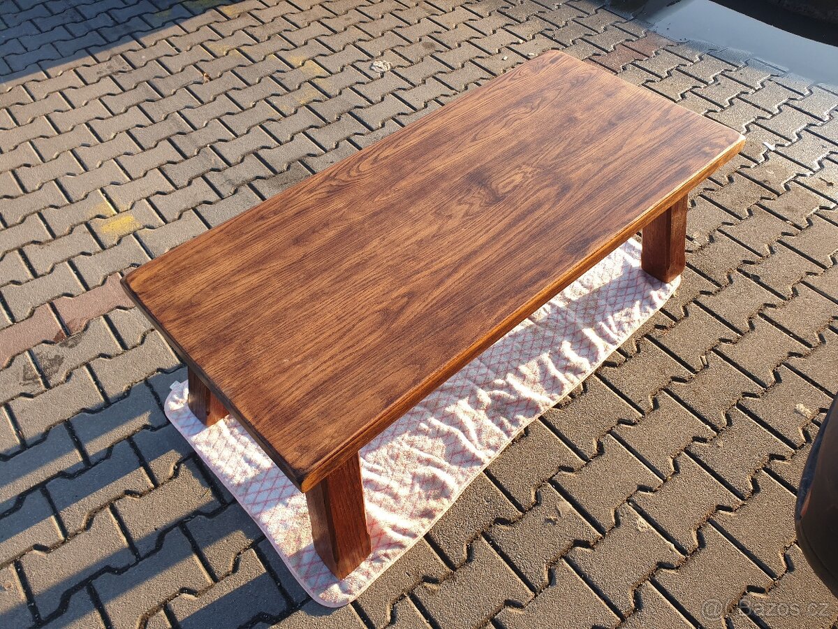 Dubový stolek Holandsko