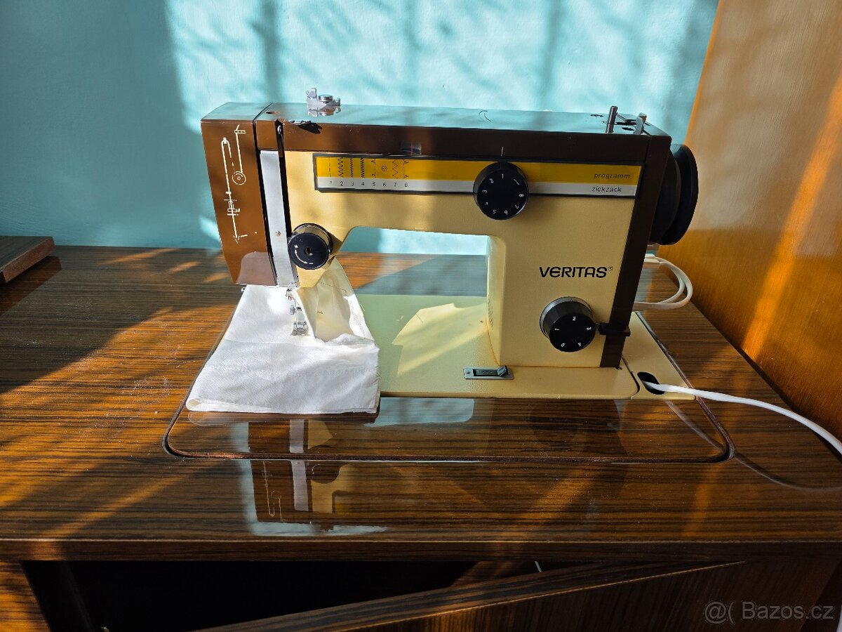 Prodám šicí stroj VERITAS se skříňkou