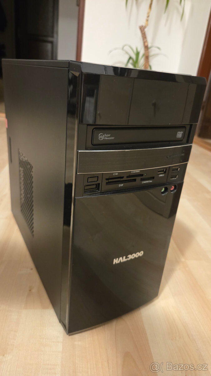 PC AMD A4 3300, 4GB RAM, 120 GB SSD