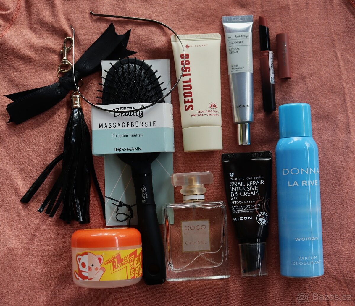 set kosmetiky, parfém Chanel, krémy retinal, BB krém, SPF...