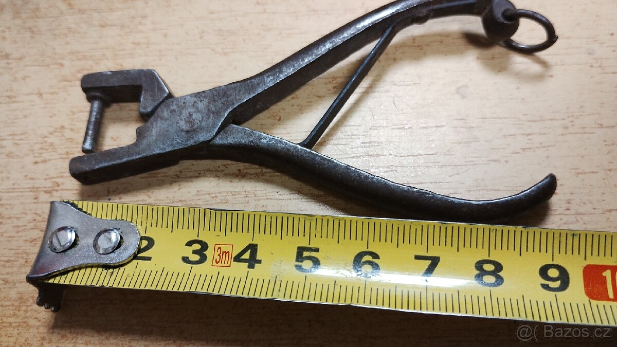 Kleště nejspíš pro průvodčí