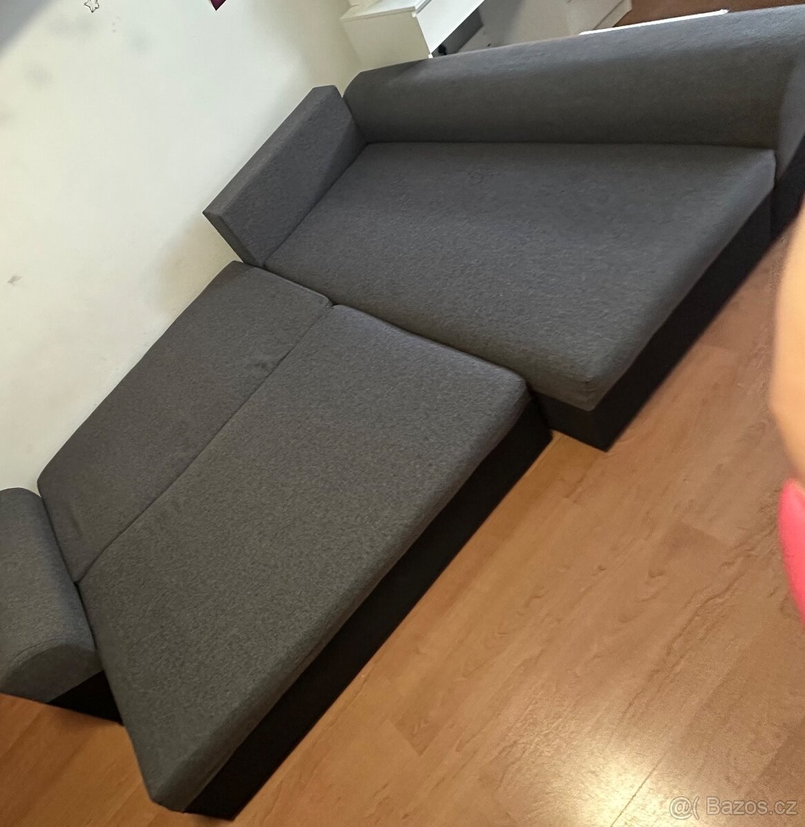 Prodám rozkládací rohovou sedačku