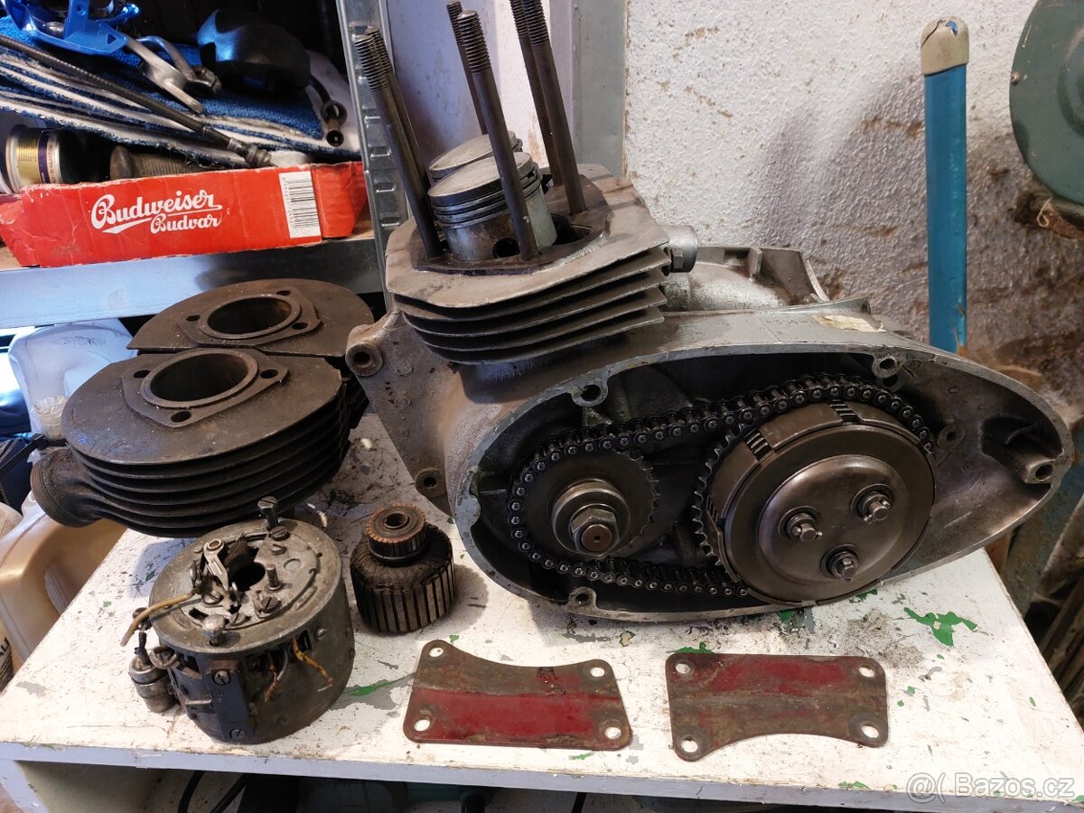 Motor Jawa 350 kyvacka, perak