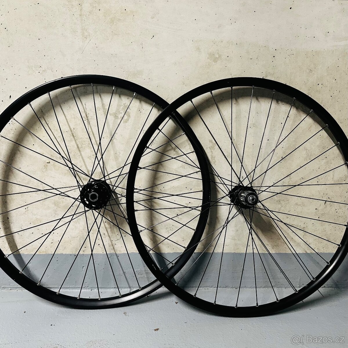 Predám zachovalé 26” kolesá