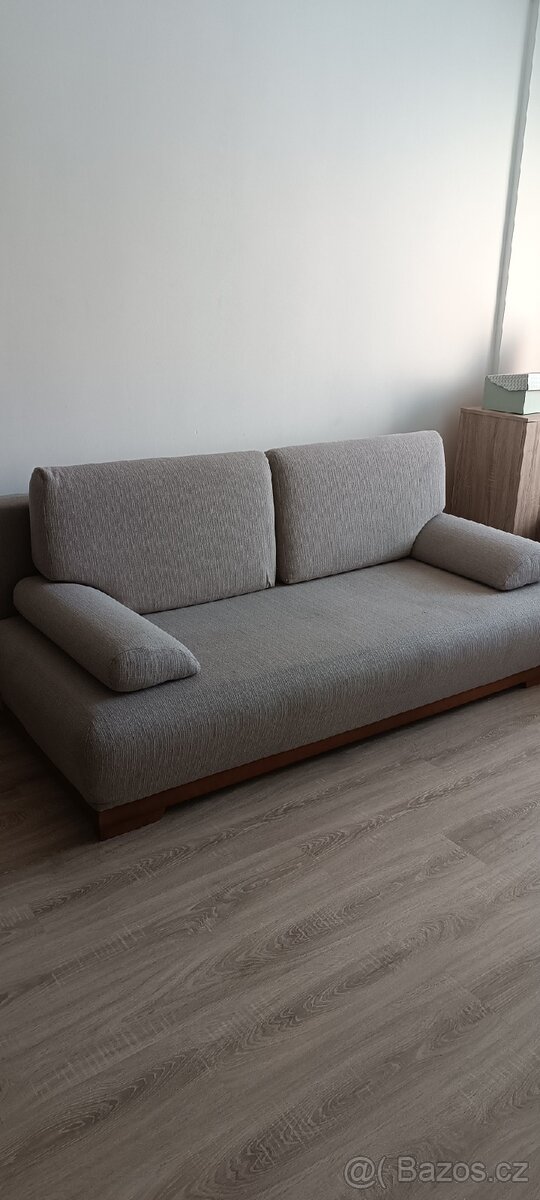 Rozkládací pohovka Zarezervováno