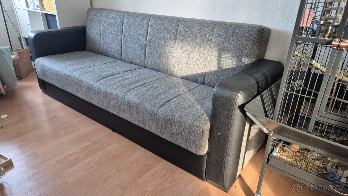 Rozkládací pohovka s úložným prostorem