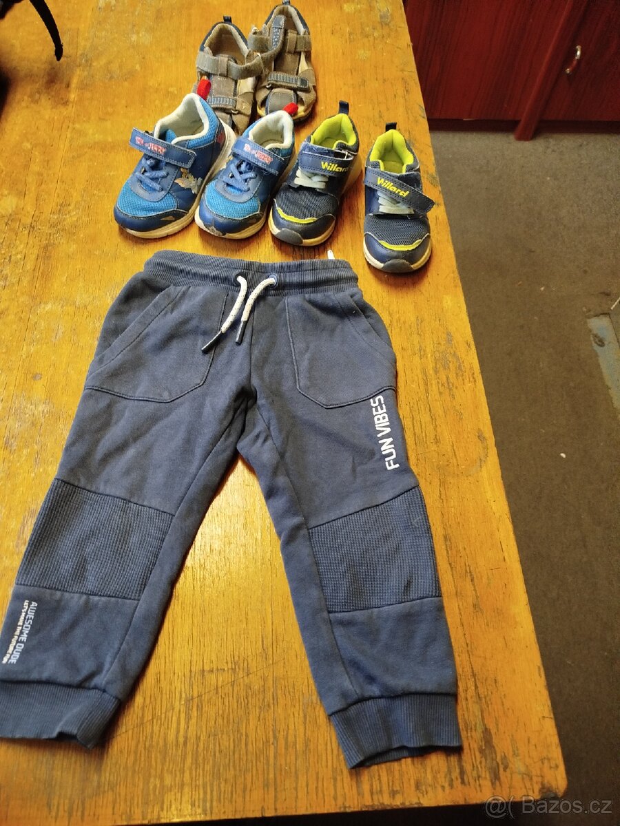 Dětské boty a tepláky