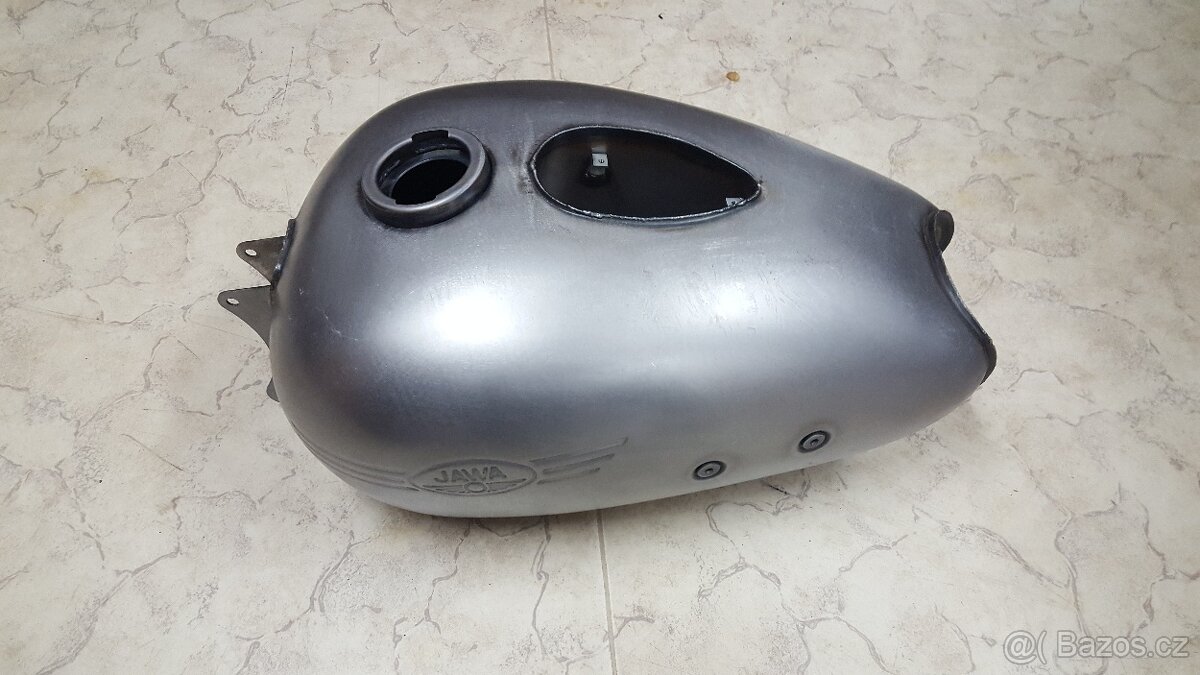 Jawa 500 OHC - nové plechové díly.