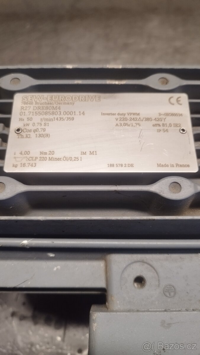 Prodám elektromotor s převodovkou