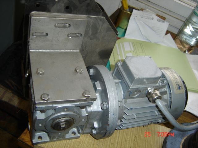 Motor s převodovkou