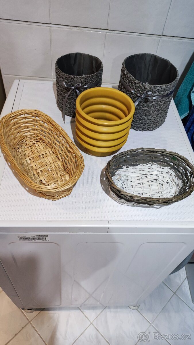 Proutěné dekorativní košíčky, květináč