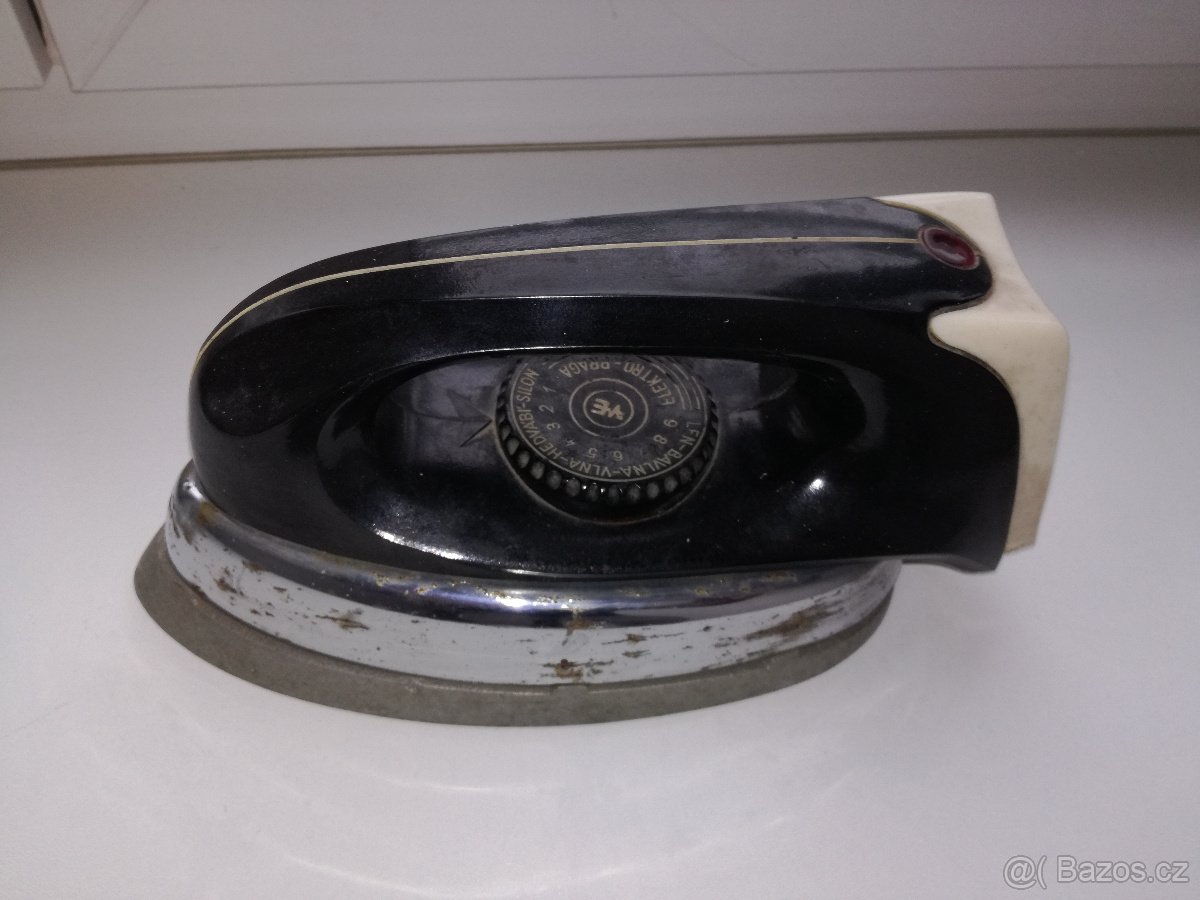 stará žehlička ETA