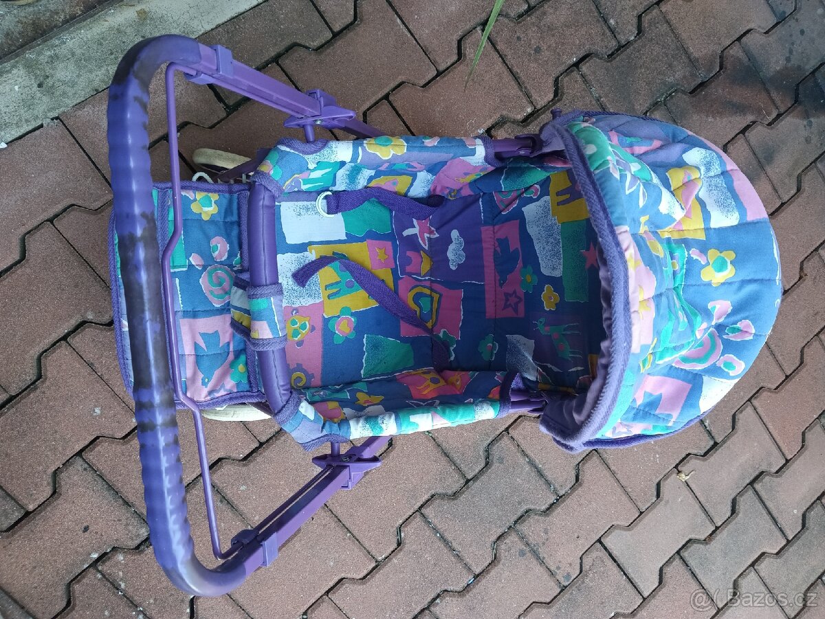 Kočárek pro panenku