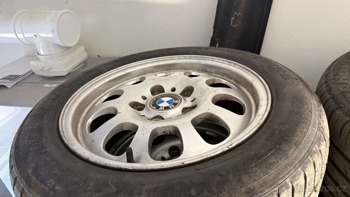 Kola R15 BMW