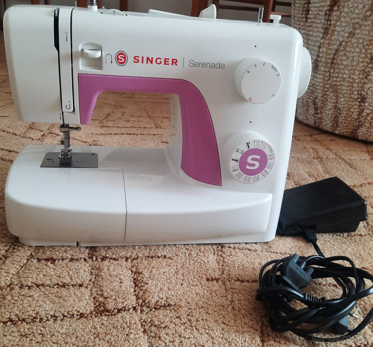 Prodám Singer 323 L