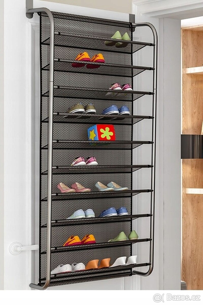 Závěsný látkový systém polic na dveře