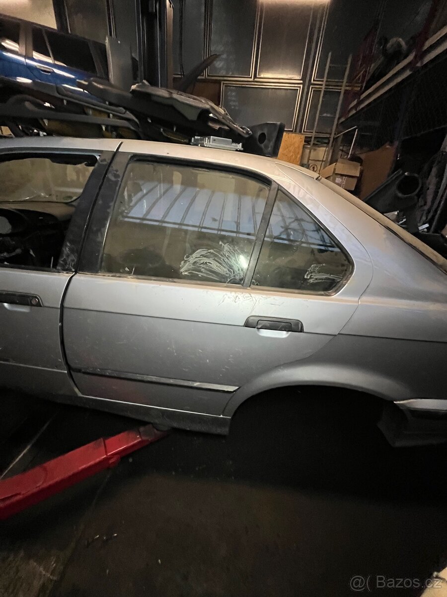 E36 zadní dveře