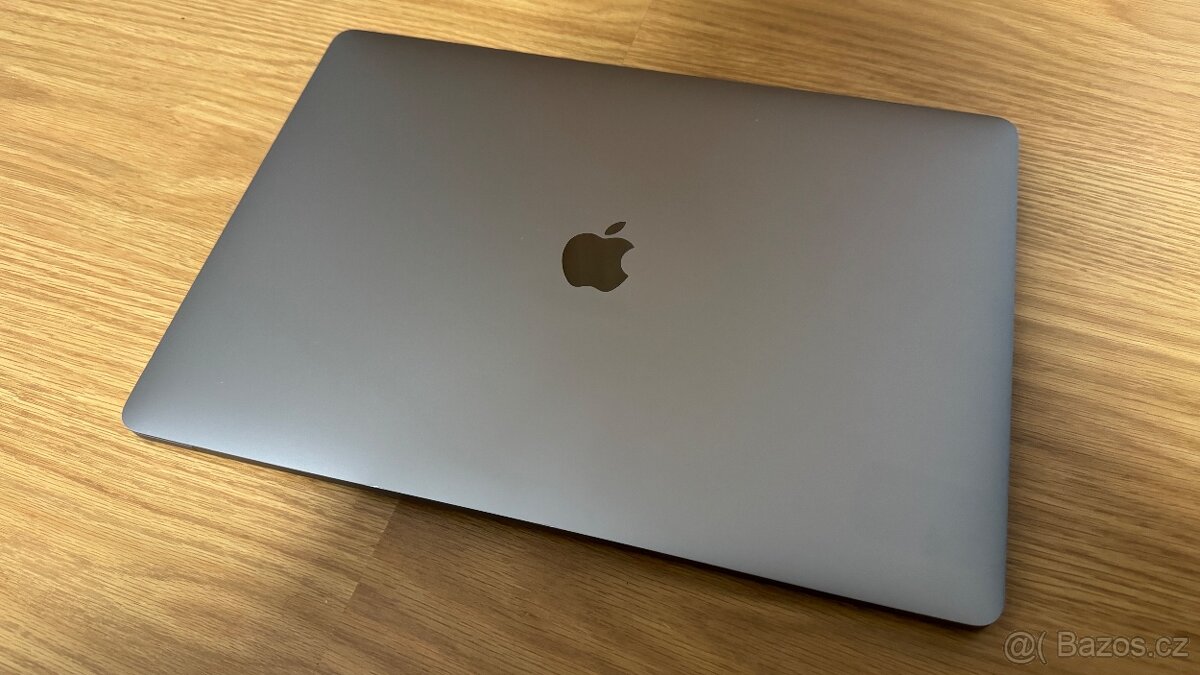 Apple MacBook Pro 15,4", i7, 16GB RAM, 250GB SSD