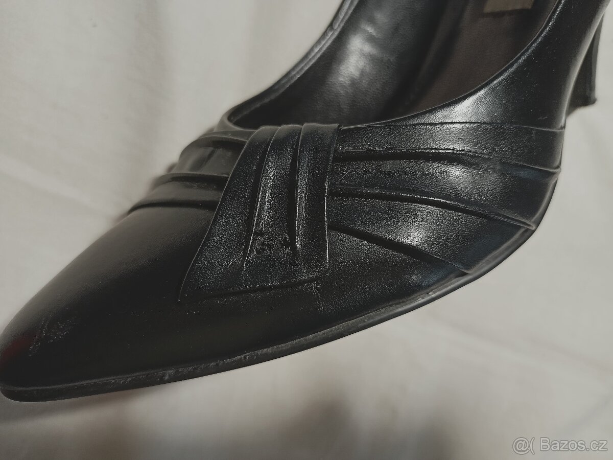 dámské černé lodičky