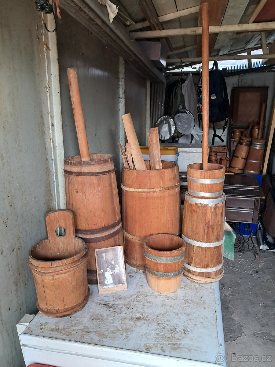 Starožitná máselnice,vědro,antik,chalupa,dekorace