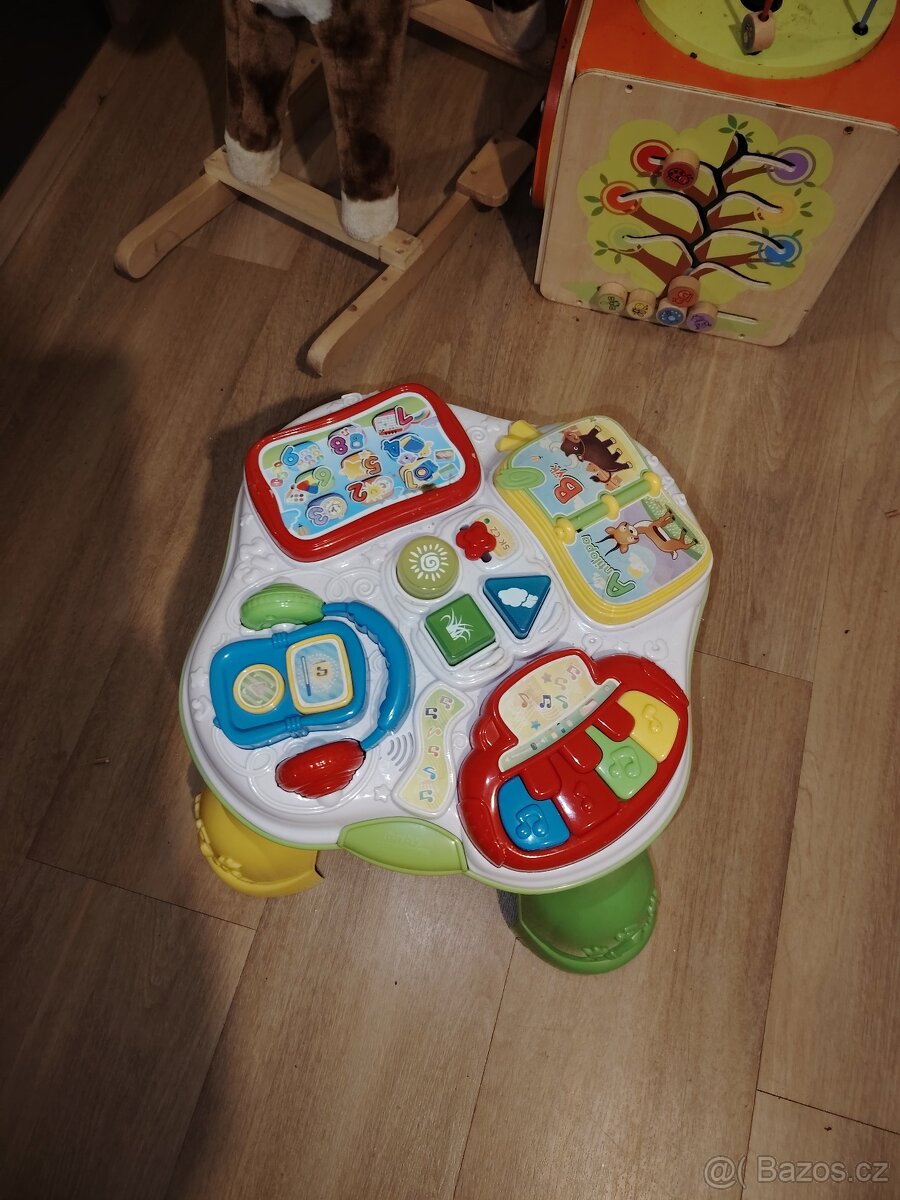 Interaktivní stoleček