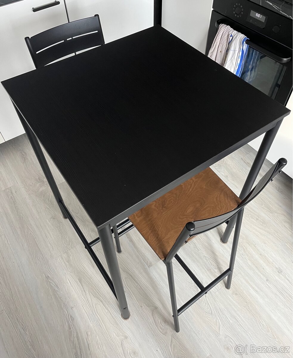 Jídelní stůl + židle (Ikea)