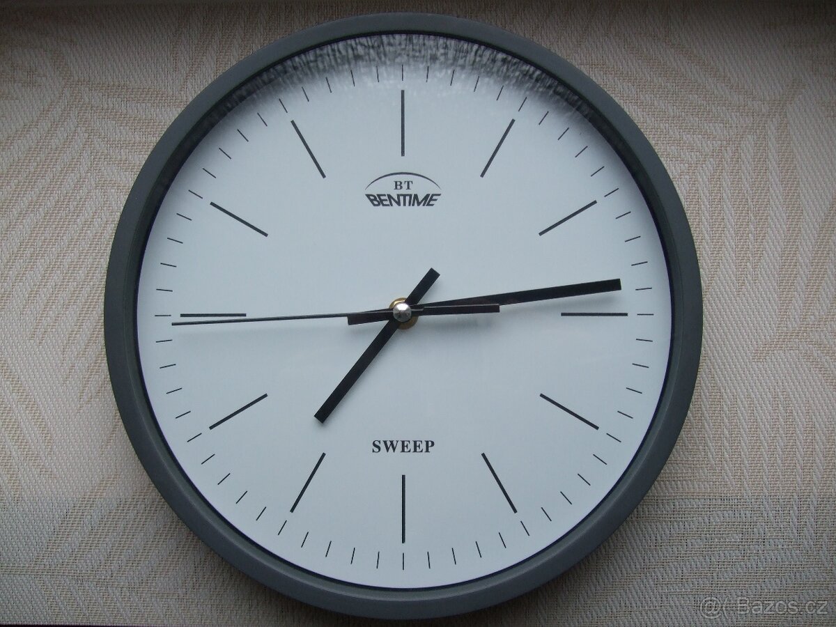 NÁSTĚNNÉ HODINY BENTIME SWEEP