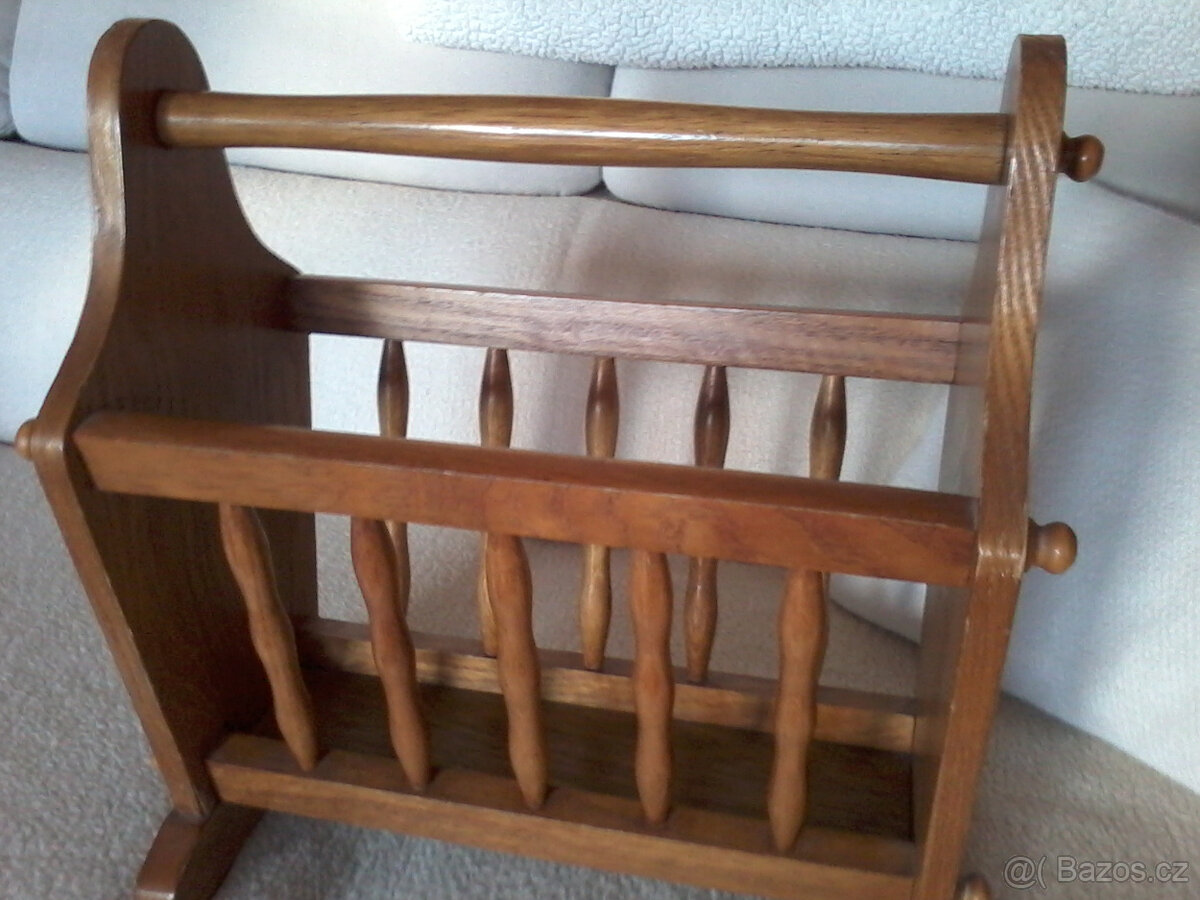 DŘEVĚNÝ BOX NA ČASOPISY