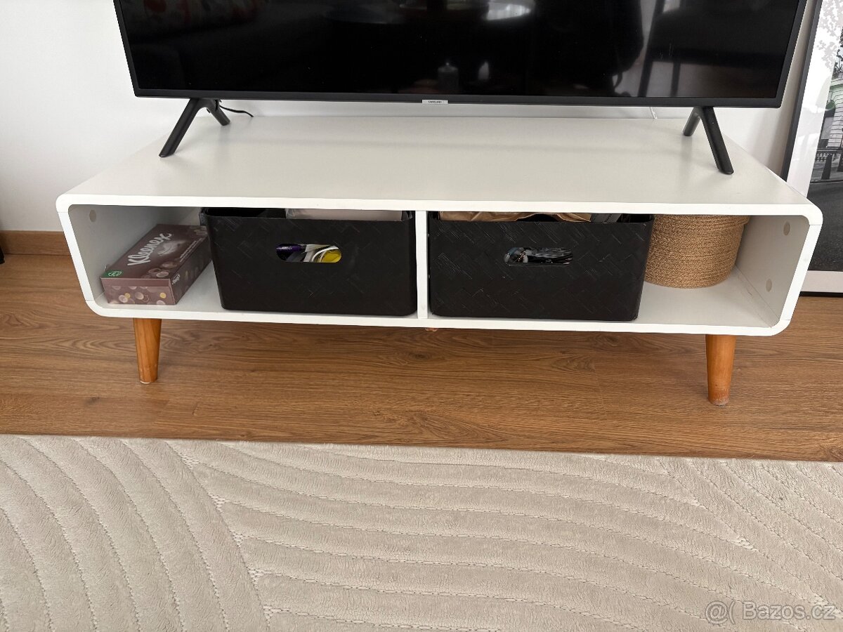 Bílý konferenční/televizní stolek